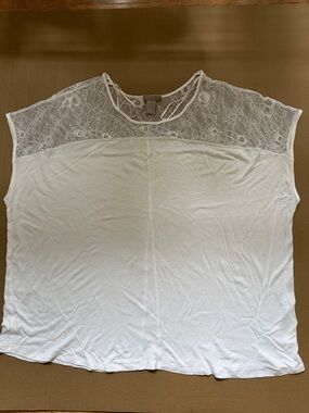 H&M White Lace Overlay Short Sleeve Top